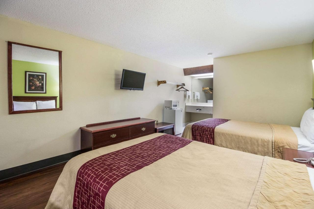Rodeway Inn Bolivar Екстериор снимка