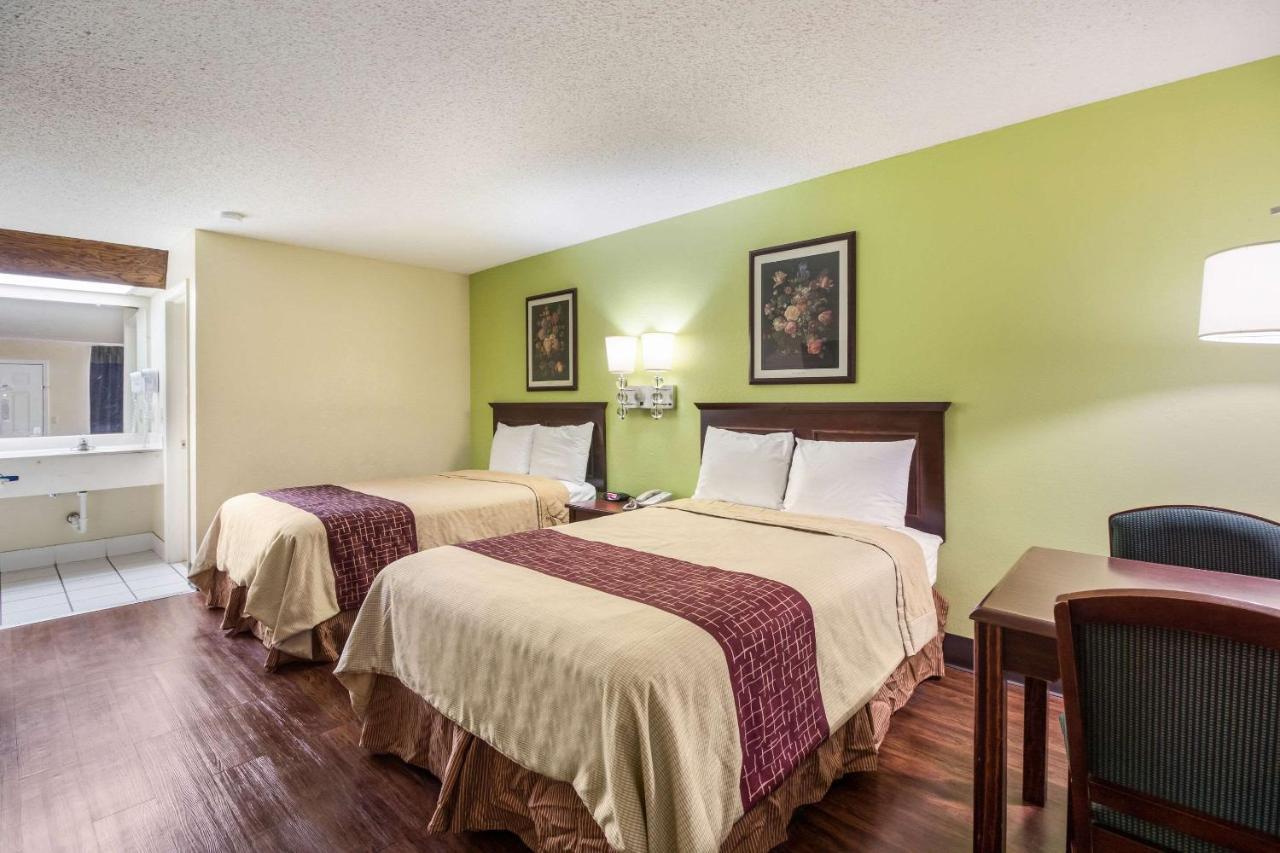 Rodeway Inn Bolivar Екстериор снимка